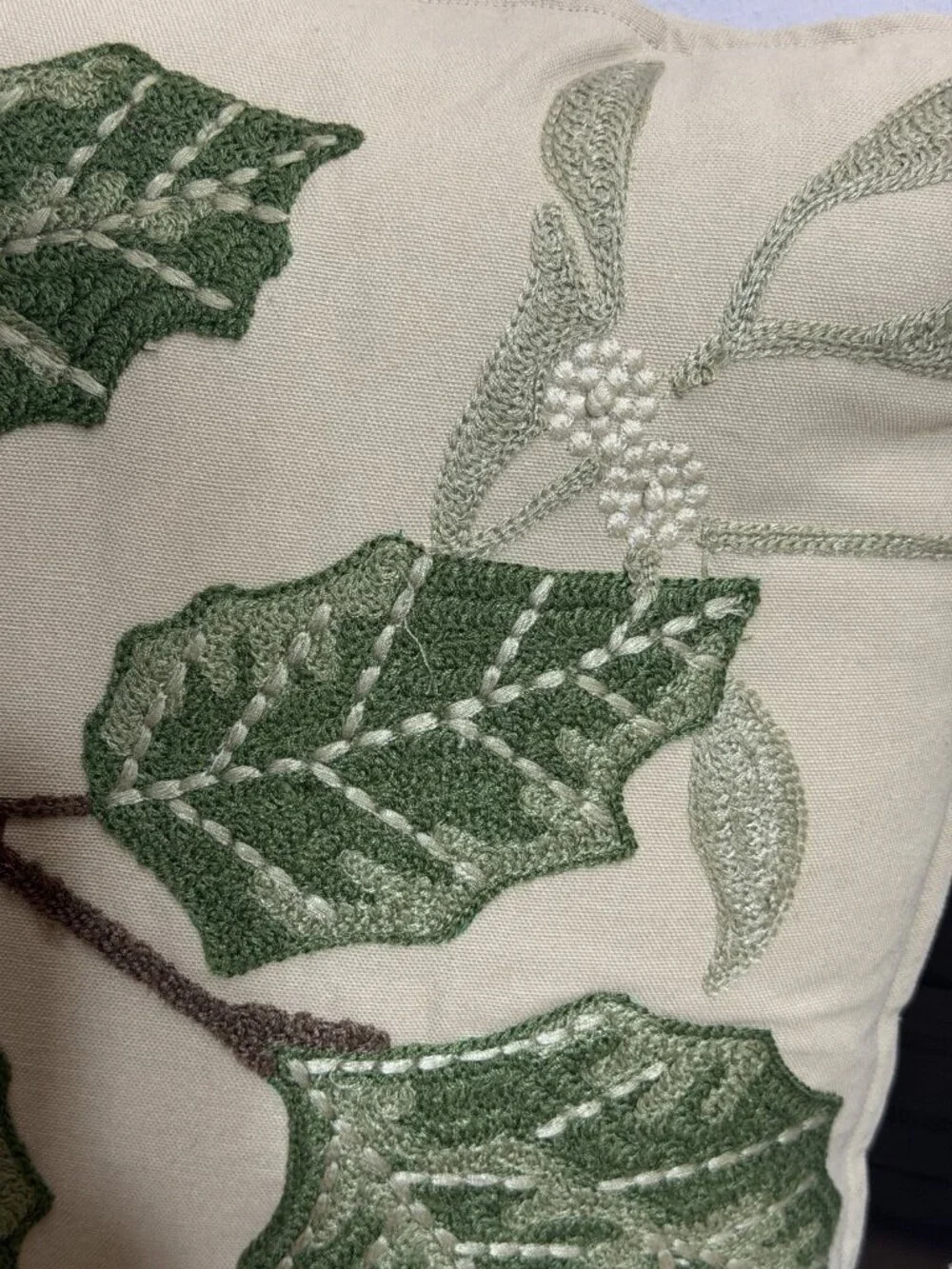 2 Pier 1 Embroidered Christmas Holiday Throw Pillows Holly Berry 18